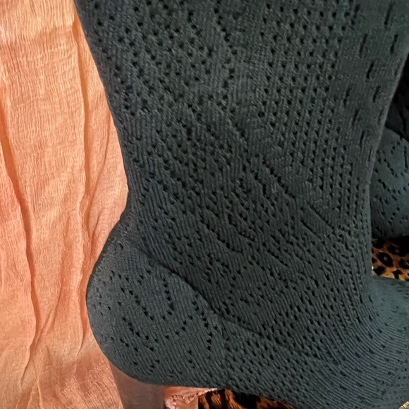 Black Textured Women’s Knee High Boots - Picture 6 of 12